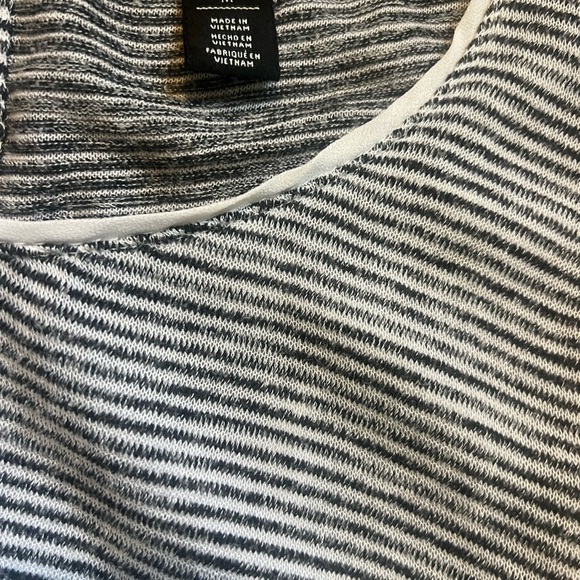 🐘 White House Black Market Striped Layered Tank - Picture 3 of 4